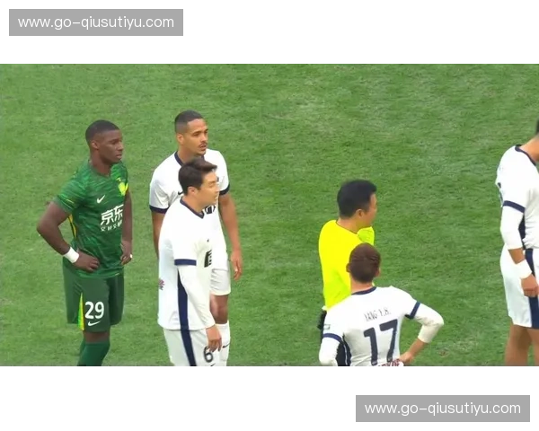 绿茵豪门的尊严与黑马席卷的狂飙：全北现代vs江原FC，谁能主宰K联赛的命运？